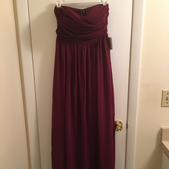 Lulus Dresses & Skirts - Lulu's Burgundy Strapless Maxi Dress (S)
